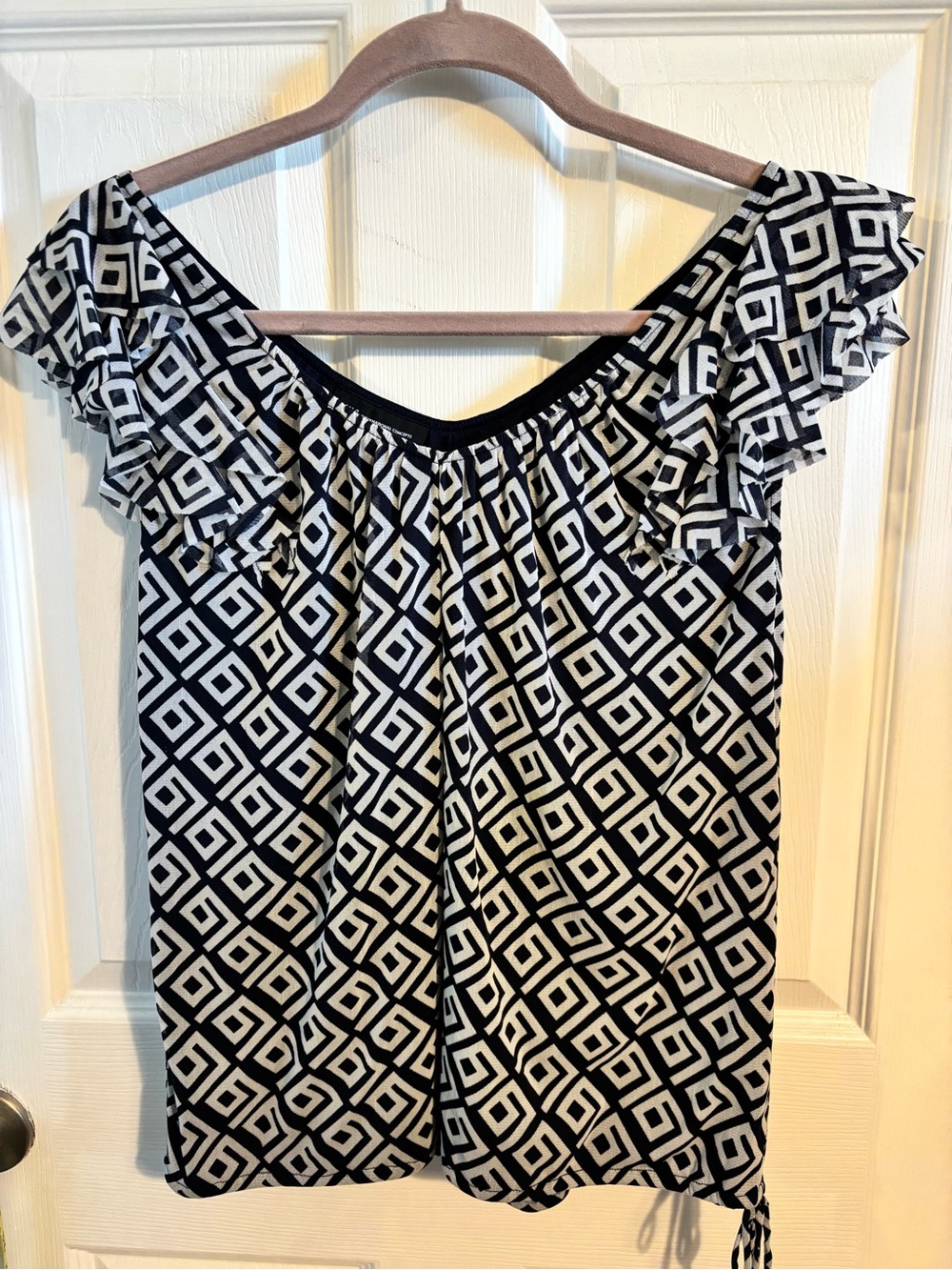 😍INC Navy & White Geometric Ruffle Sleeve Women's Top Size Medium /Large
